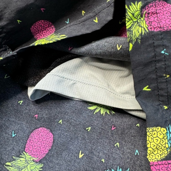 Saxx Go Coastal 2N1 Classic Swim Volley 5" with liner Pineapple Flip- Black - Picture 4 of 6